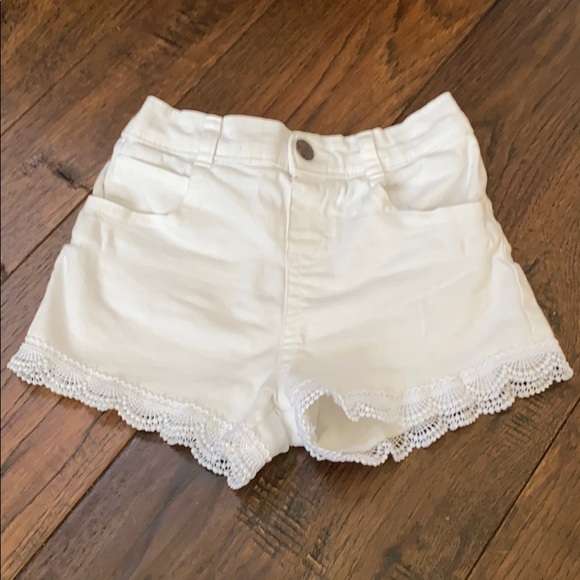 Toddler white shorts. 18 months. - Picture 1 of 5